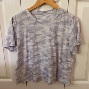 Vuori Sunset light grey camo short sleeve tee L